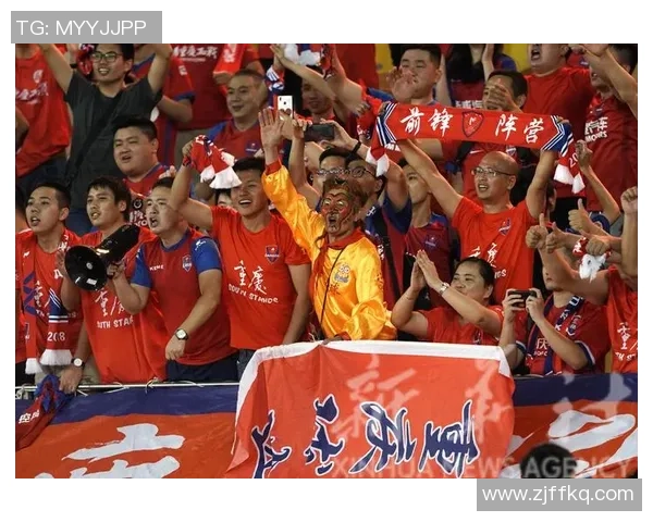 重庆足球队实力之争引发热议球迷与专家各执己见